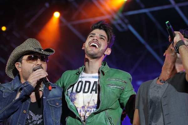 Zezé, Luciano e Gusttavo Lima juntos no palco. Veja como foi