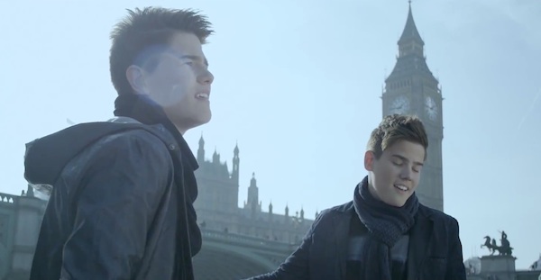 Londres é cenário do novo clipe de Breno e Caio Cesar